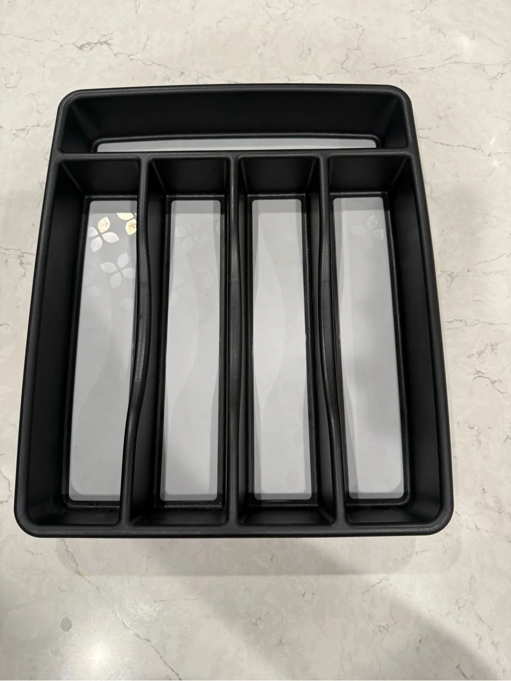 Rubbermaid No-Slip Silverware Cutlery Tray Organizer, Black with Gray Base
